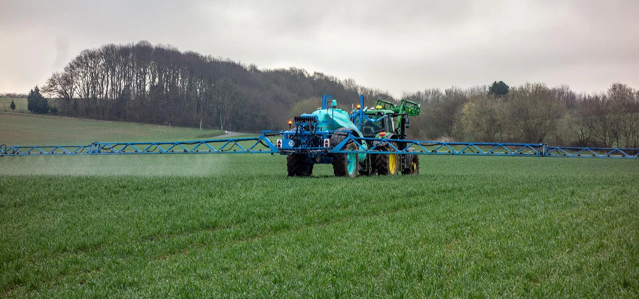 Charte d'engagement des utilisateurs de produits phytopharmaceutiques de la Charente-Maritime, dite ...